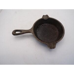 Lodge Cast Iron Miniature Skillet Ashtray USA 01AT Vintage Rustic Decor 3.5 Inch